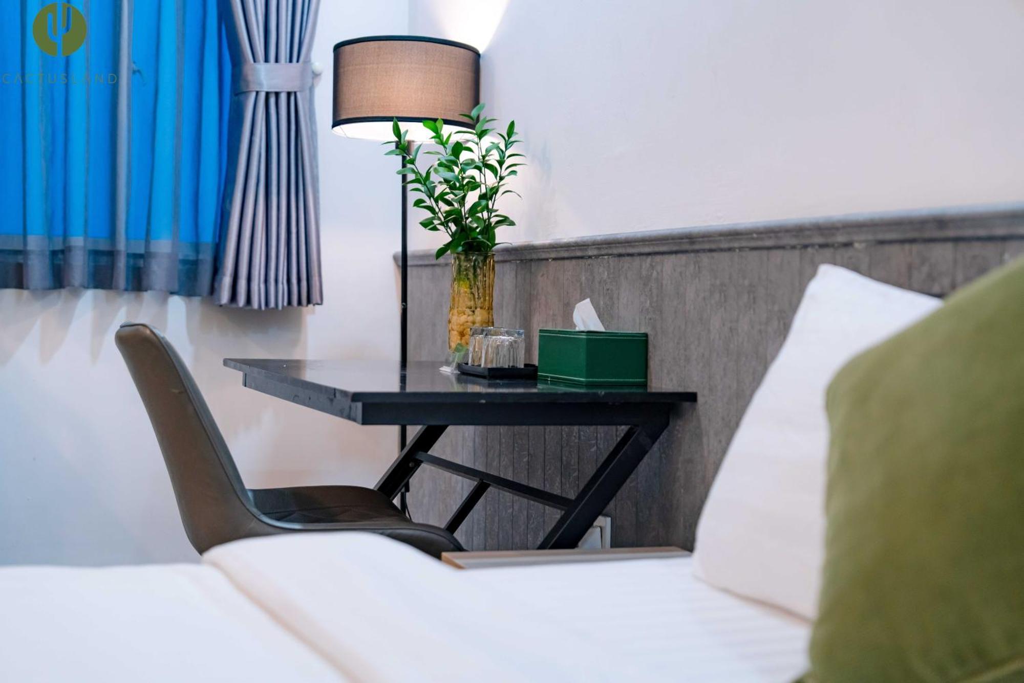 Khách sạn hẻo lánh Cactusland Gần Sân Bay Tân Sơn Nhất TP. Hồ Chí Minh