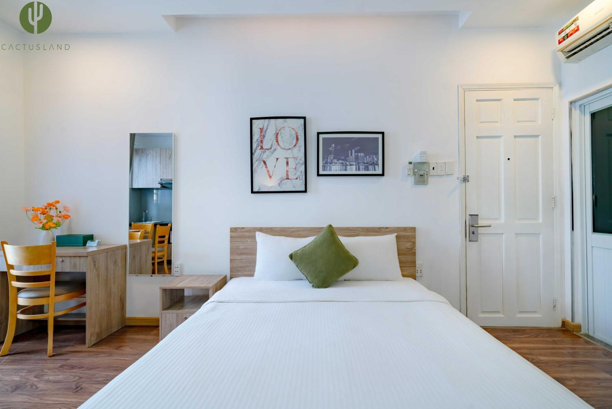 Khách sạn hẻo lánh Cactusland Gần Sân Bay Tân Sơn Nhất 3*